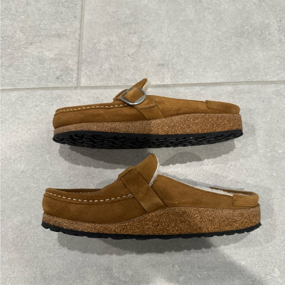 Birkenstock Women’s sherling lined slip ons. - Picture 3 of 9